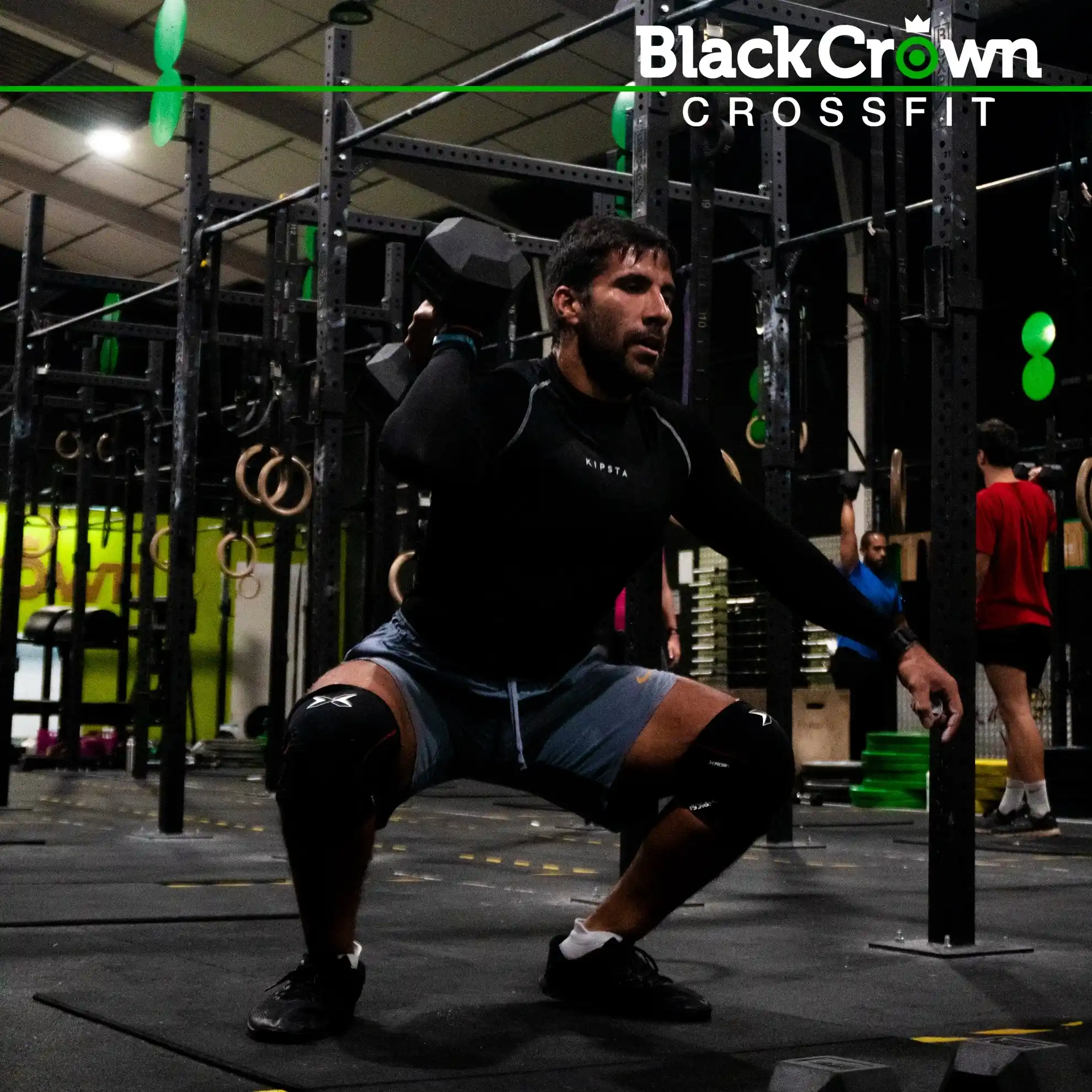 Atleta realizando wall balls durante clase de CrossFit en Rivas-Vaciamadrid