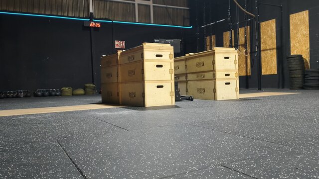 Plataformas de halterofilia en Dark CrossFit Club